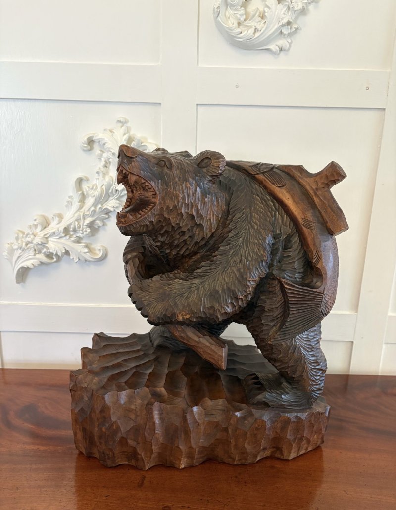 Large Antique Edwardian Quality Carved Linden Wood Japanese Bear Carrying a Fish - Image 4